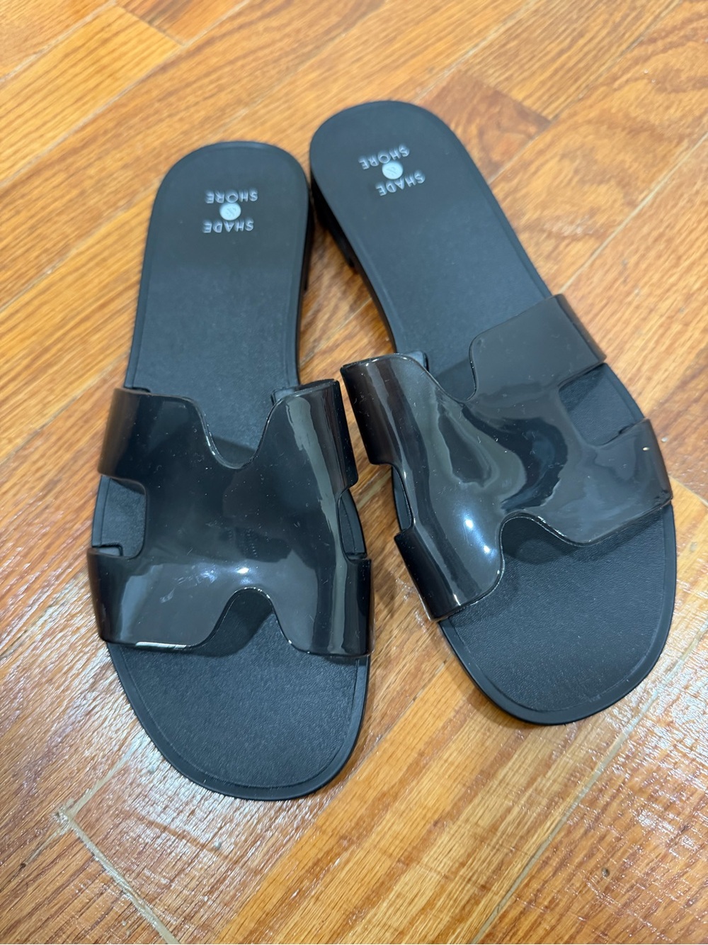 Shade & Shore Glossy Black Slide Sandals